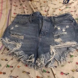 Distressed jean short